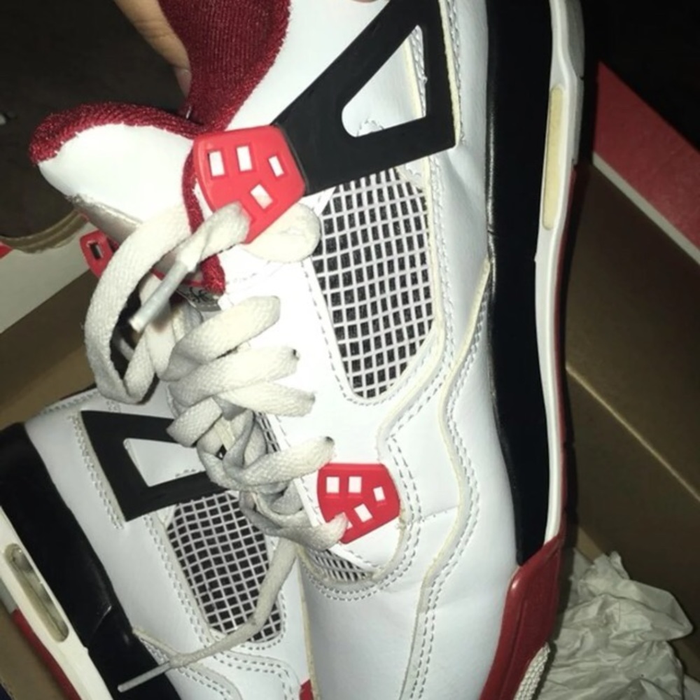 Jordan 4s